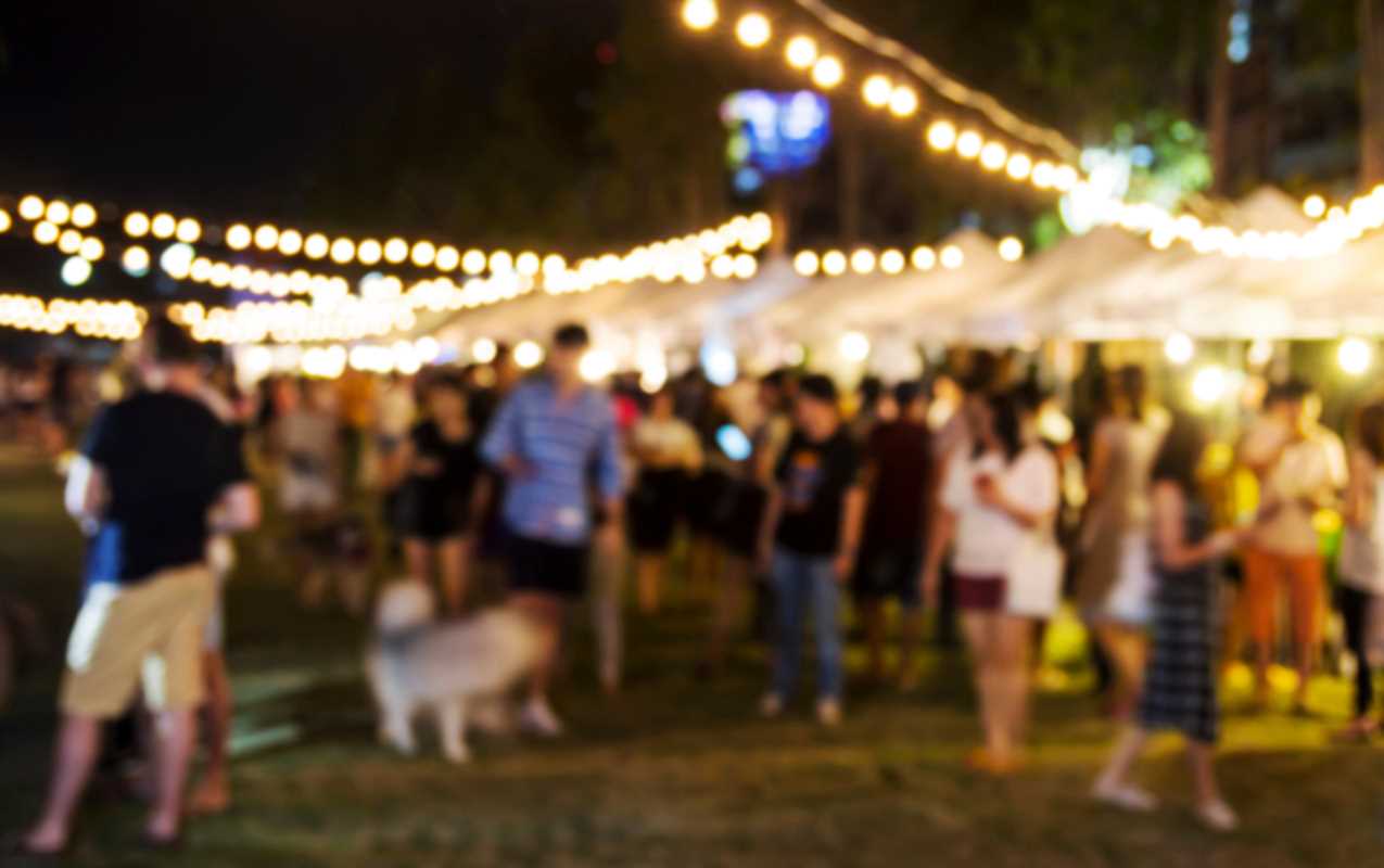 How to Maximize Your Experience in Cities Famous for Cultural Festivals and Local Traditions