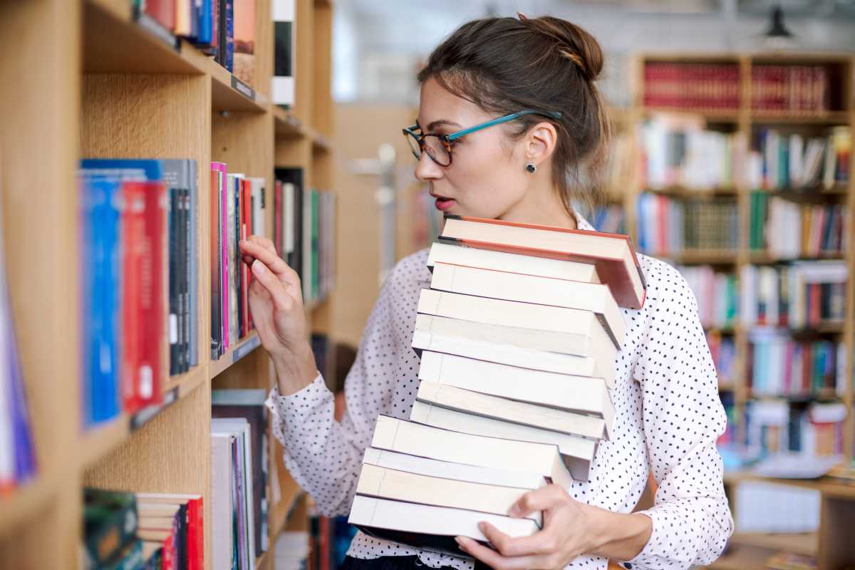 5 Flexible Library Roles That Fit Around Evening Study Sessions