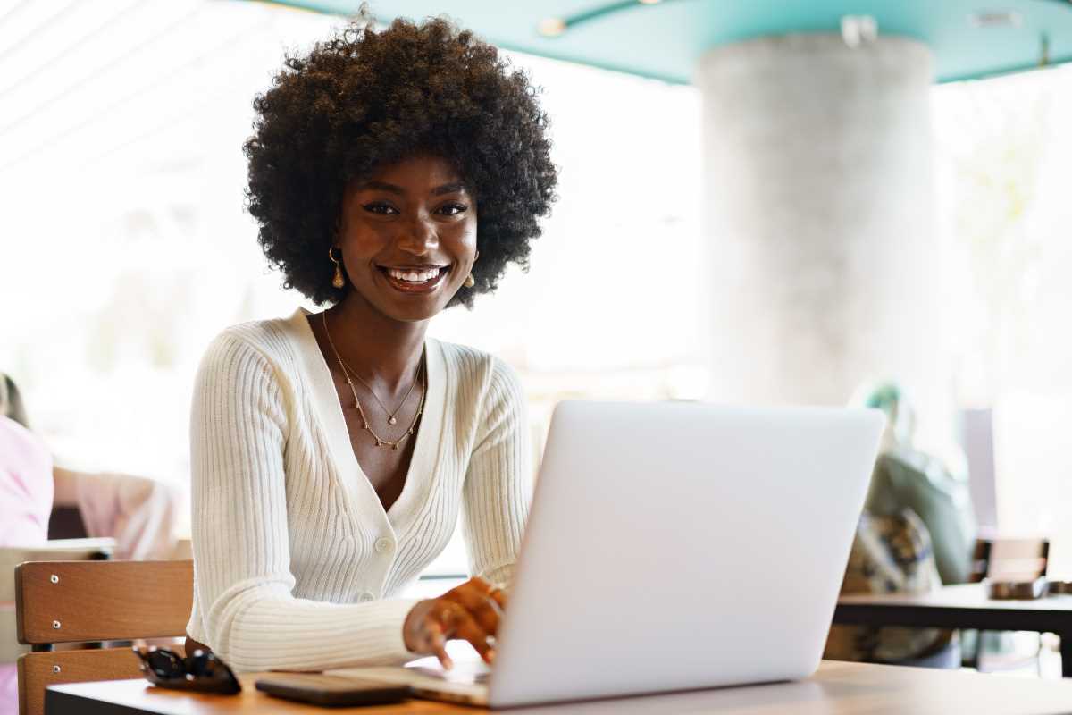 Top Ways to Balance Remote Freelance Gigs With Demanding Lab Research Projects